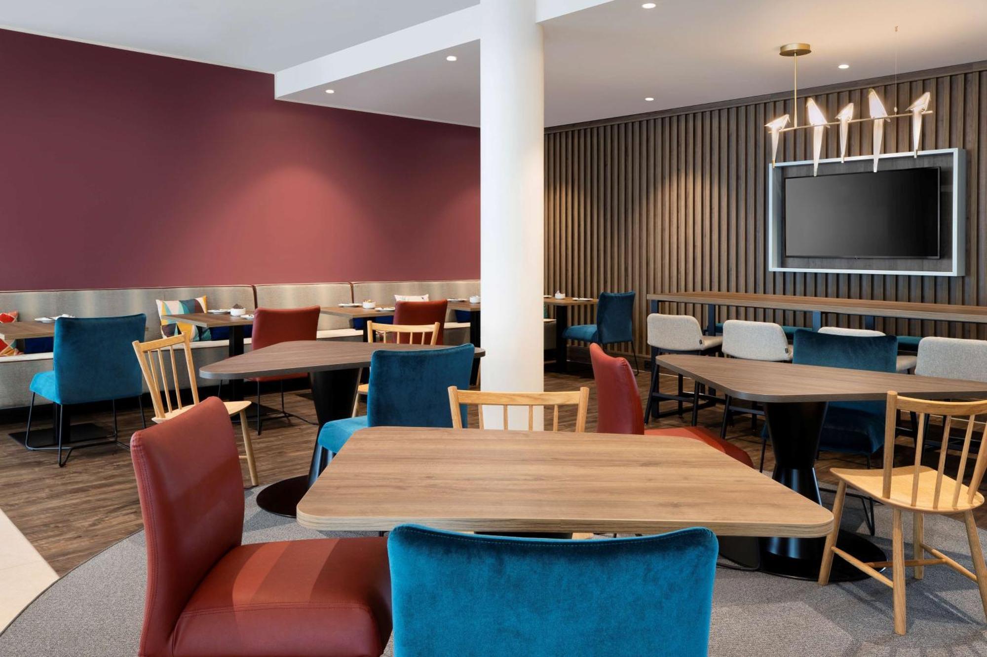 Hampton By Hilton Kaiserslautern Bagian luar foto