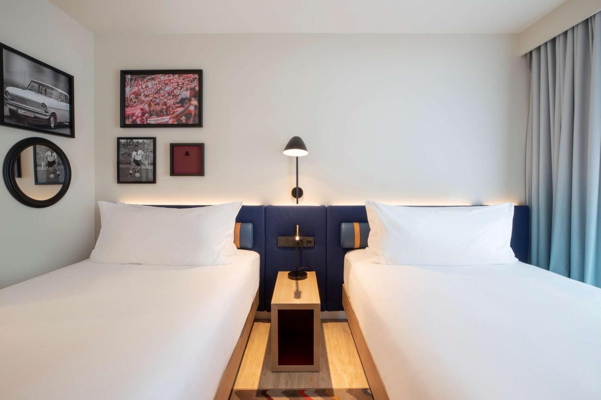 Hampton By Hilton Kaiserslautern Bagian luar foto