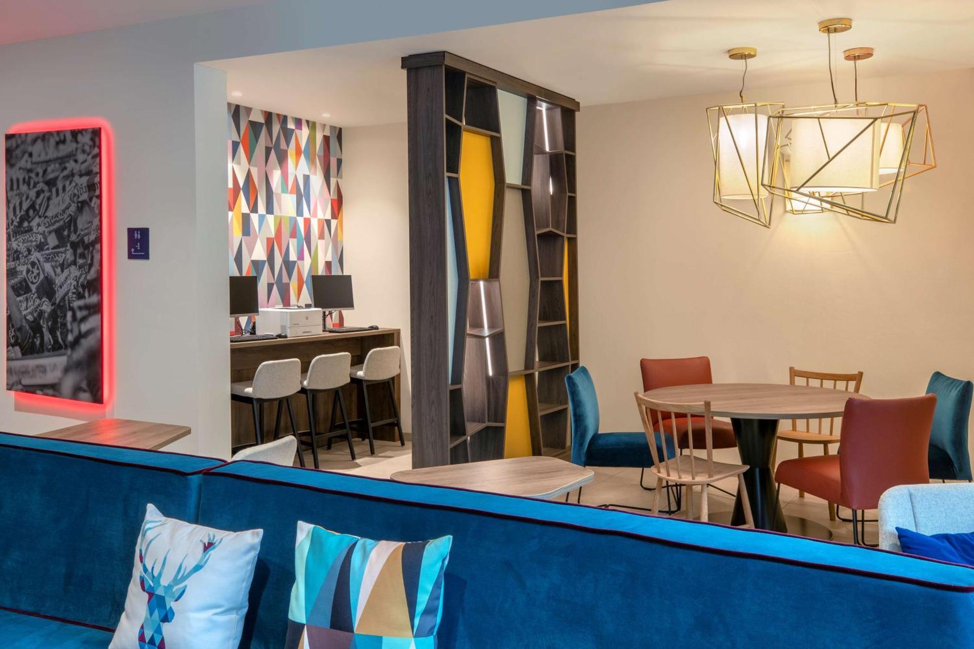 Hampton By Hilton Kaiserslautern Bagian luar foto